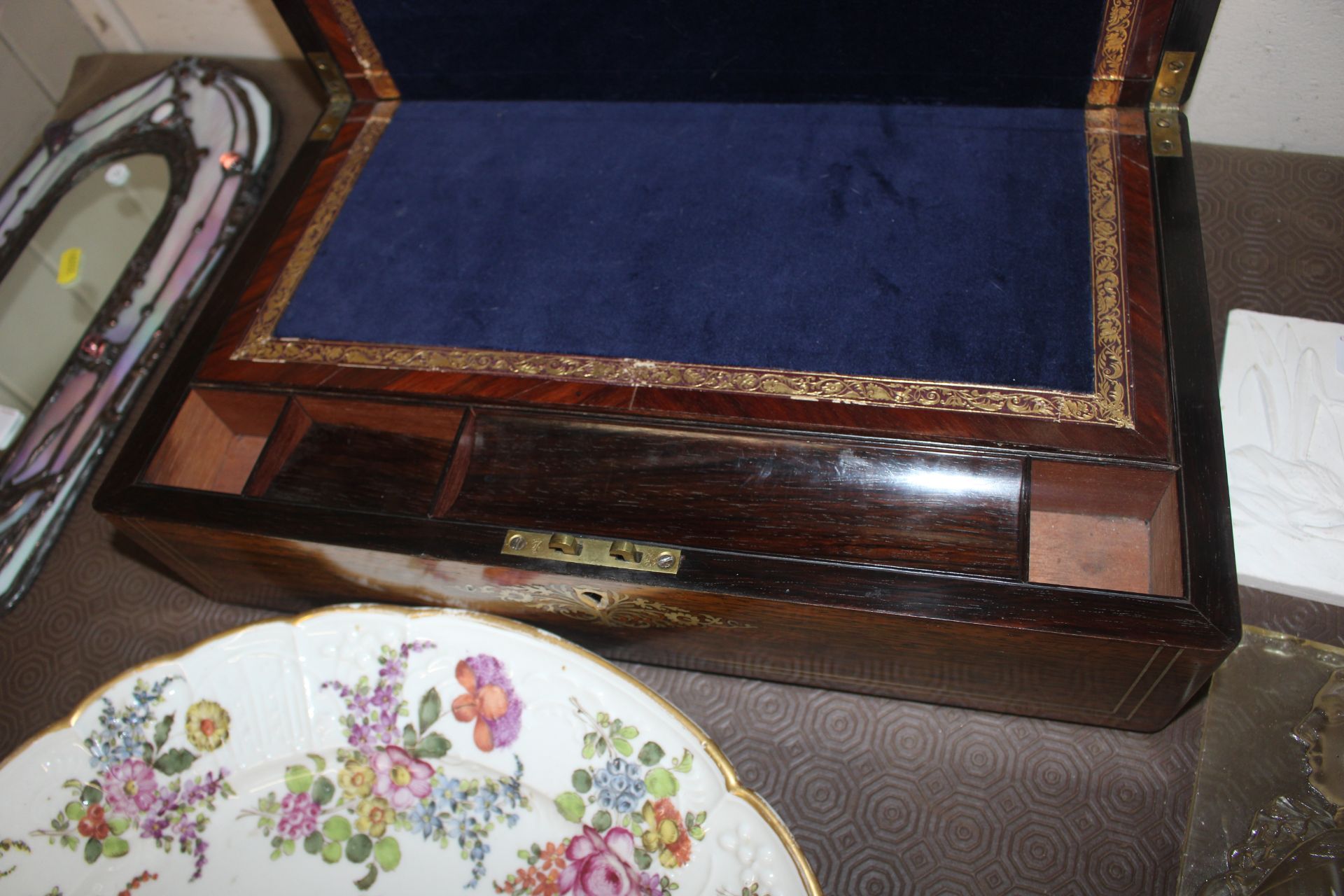 A Victorian rosewood and mother of pearl inlaid wr - Image 4 of 4