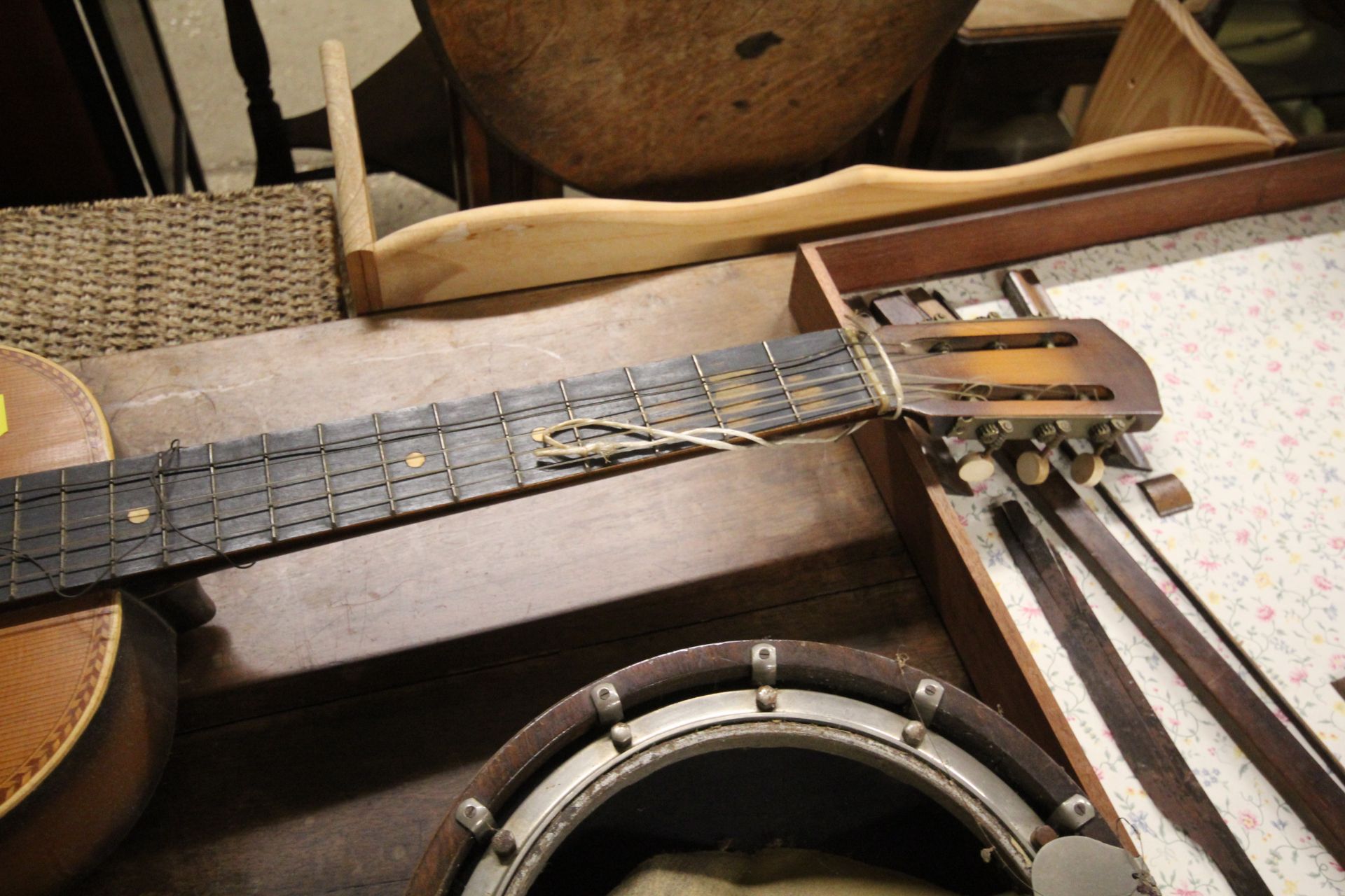 A vintage guitar and banjo AF - Image 3 of 5