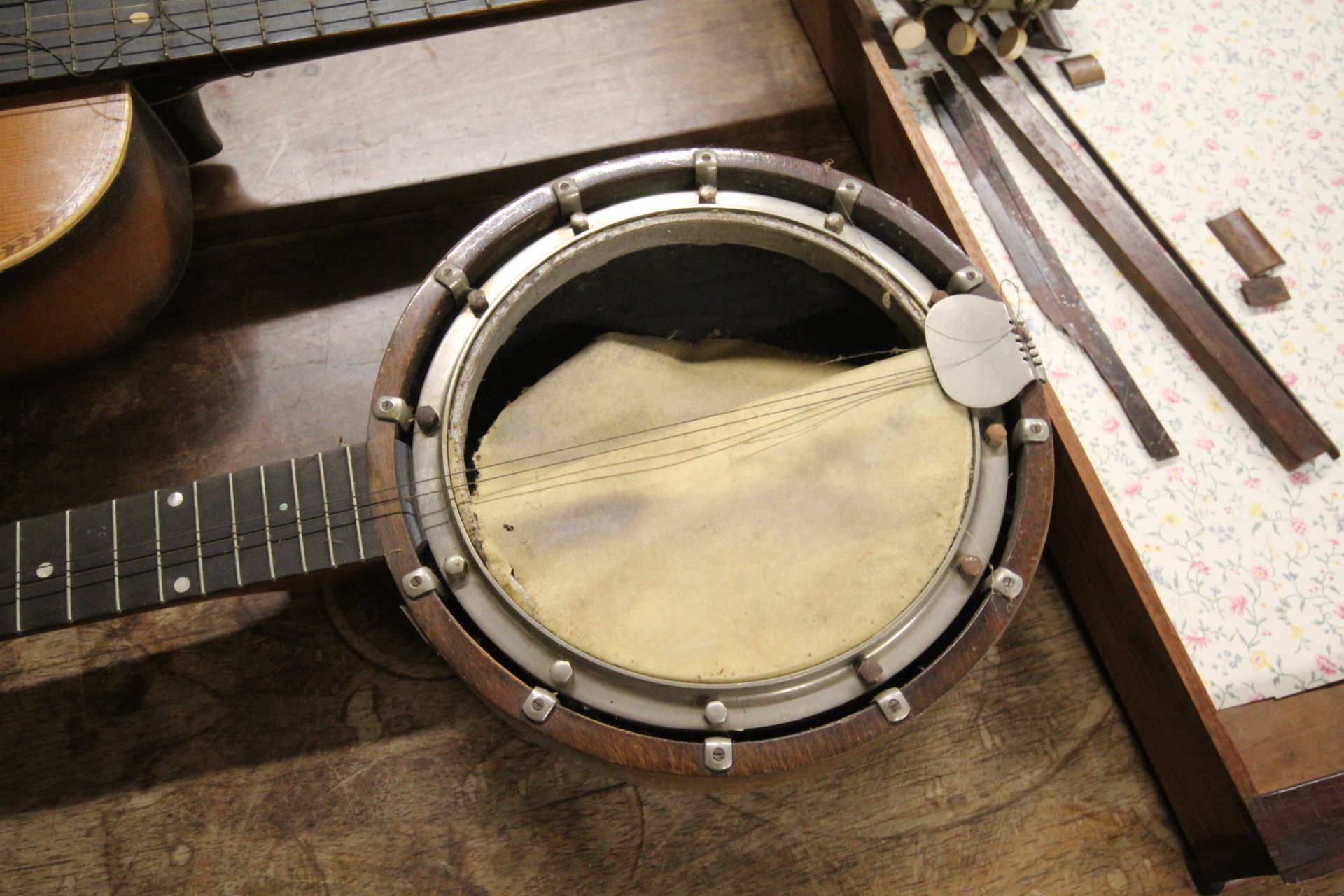 A vintage guitar and banjo AF - Image 4 of 5