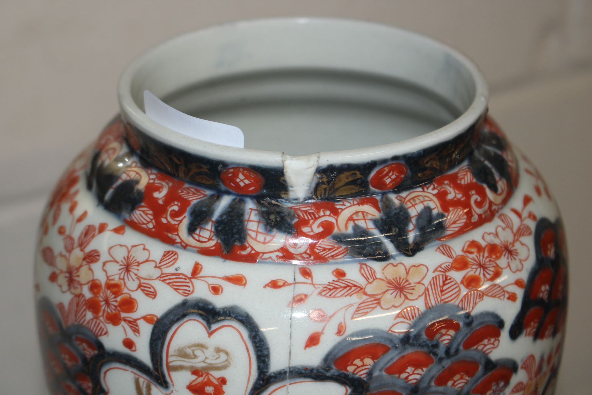 A pair of Japanese Imari baluster vases AF - Image 2 of 8