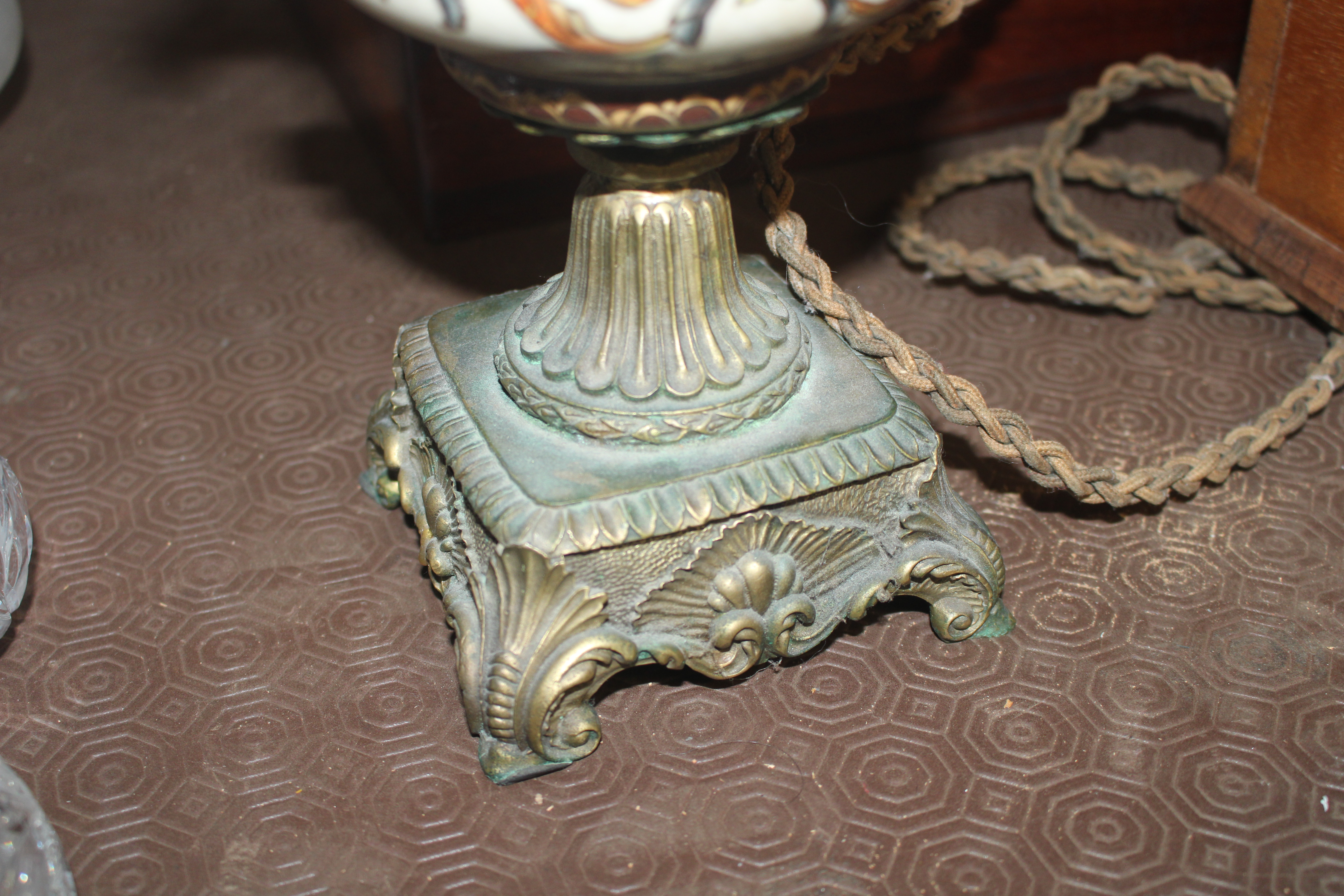 A porcelain and gilt metal mounted Campana shaped - Bild 5 aus 5