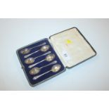 A cased set of six silver coffee spoons Birmingham 1931, total wei