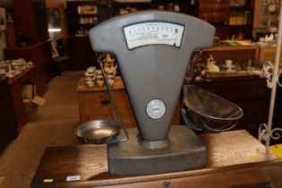 A set of Avery balance scales