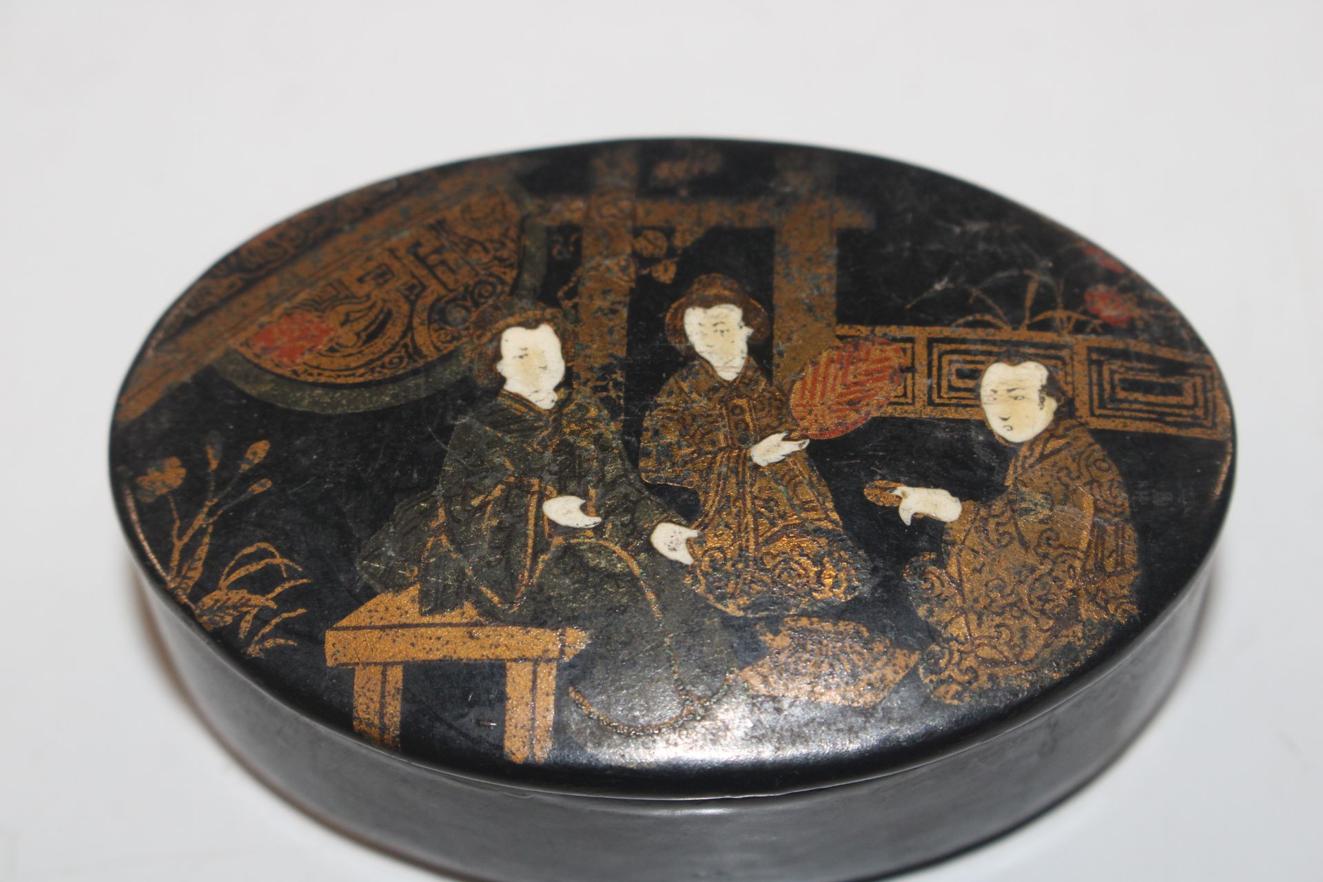 An antique Oriental lacquered oval snuff box, and - Image 2 of 6