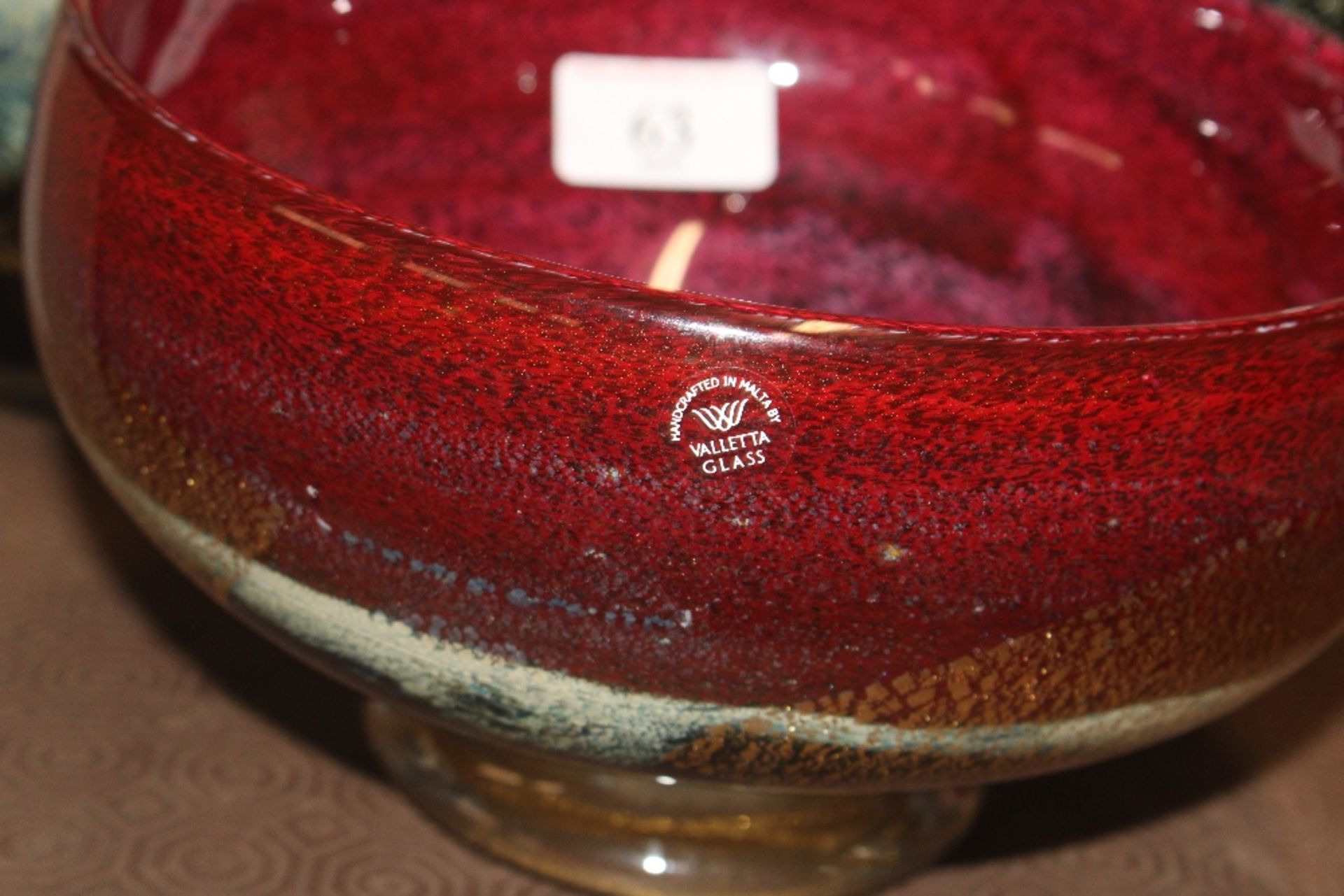 A Mdina glass bowl and two matching vases - Image 4 of 4