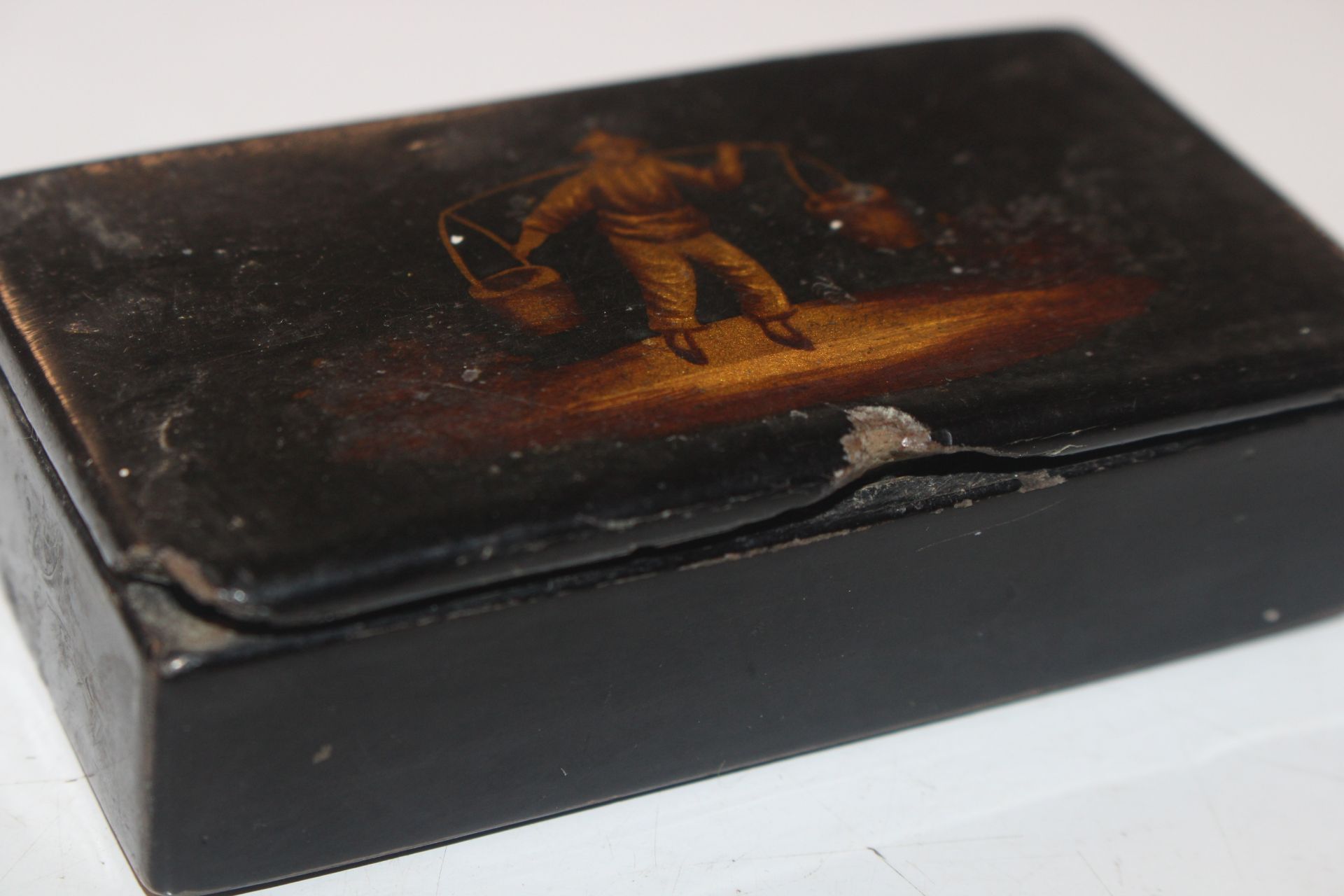 An antique Oriental lacquered oval snuff box, and - Image 5 of 6