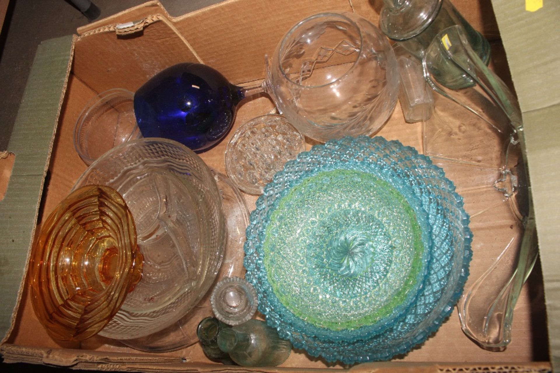 Three boxes of miscellaneous glassware including d - Image 2 of 5