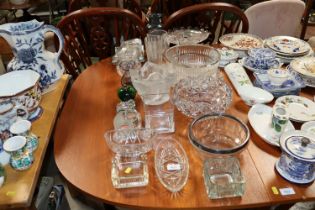A collection of table glassware to include bowls,