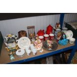 Various novelty teapots, KitKat tea set, various o