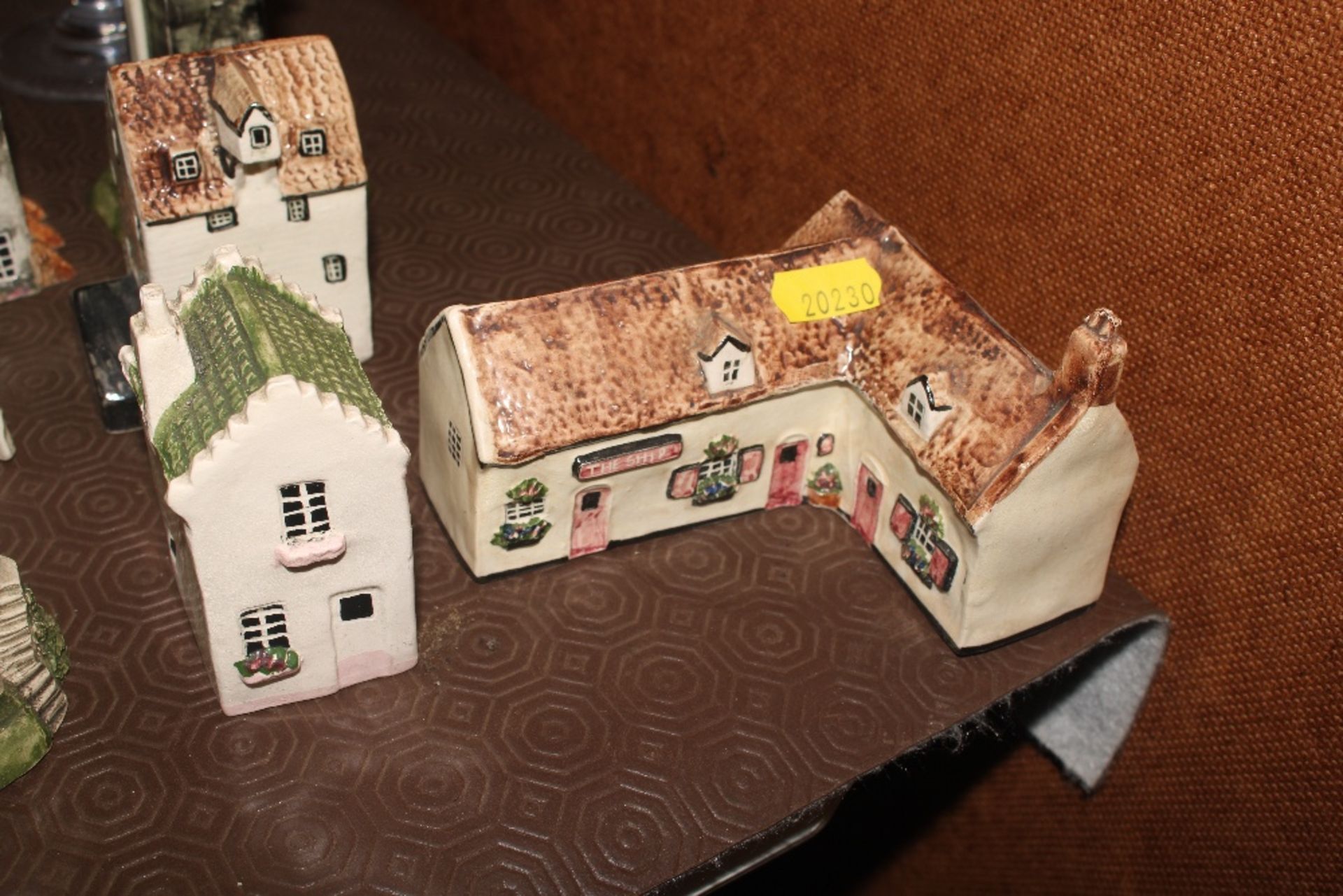 A small collection of model pottery cottages includ - Image 10 of 11