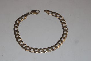 A 9ct old curb link bracelet, approx. 14gms