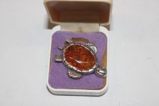A vintage Sterling silver amber brooch approx. 7gm