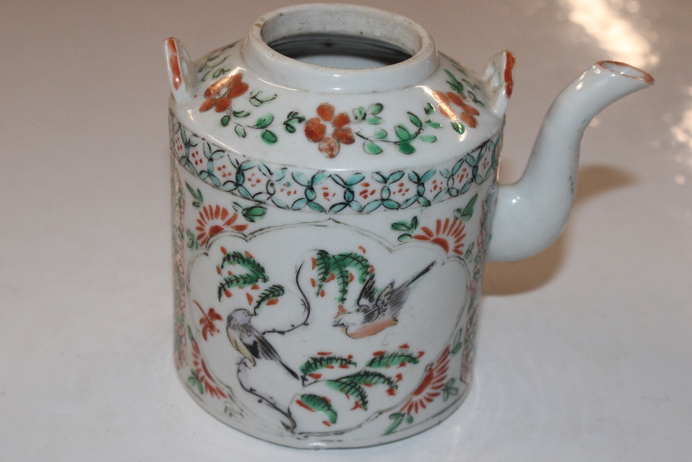 An Oriental travelling teapot lacking lid - Bild 4 aus 7