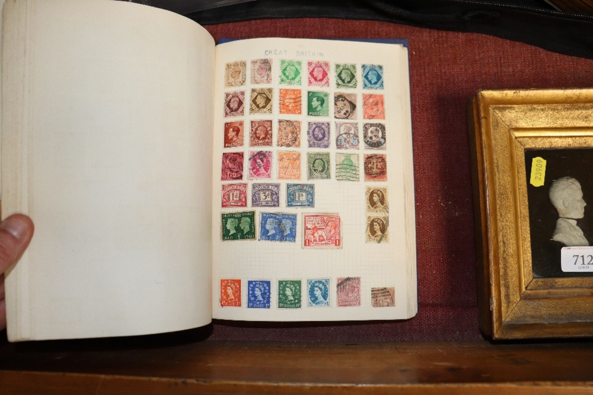 A stamp album and contents - Image 4 of 7