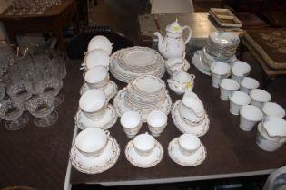 A Royal Doulton "Strasbourg" pattern tea / dinner