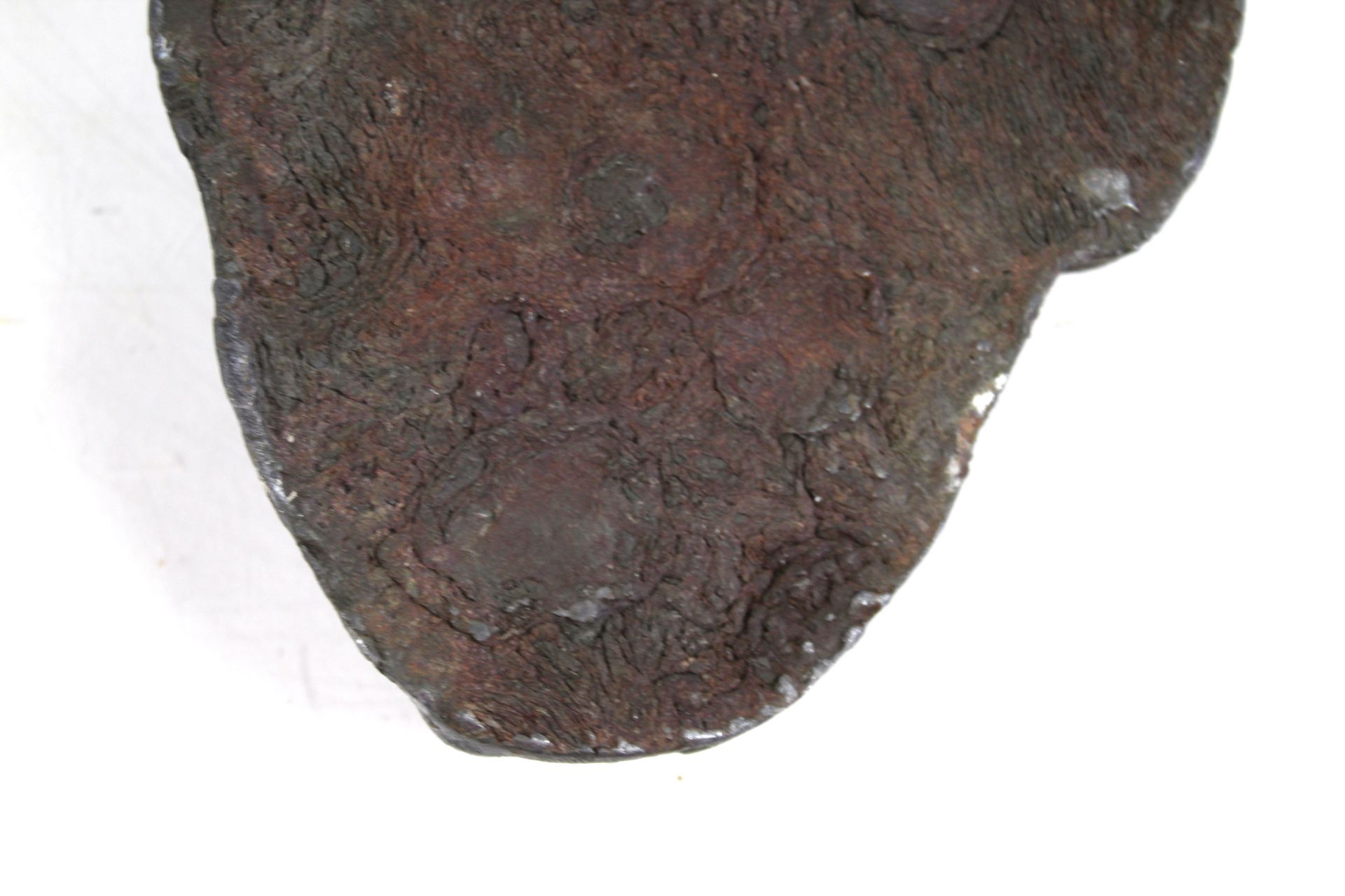 An antique lead mask - Image 6 of 6