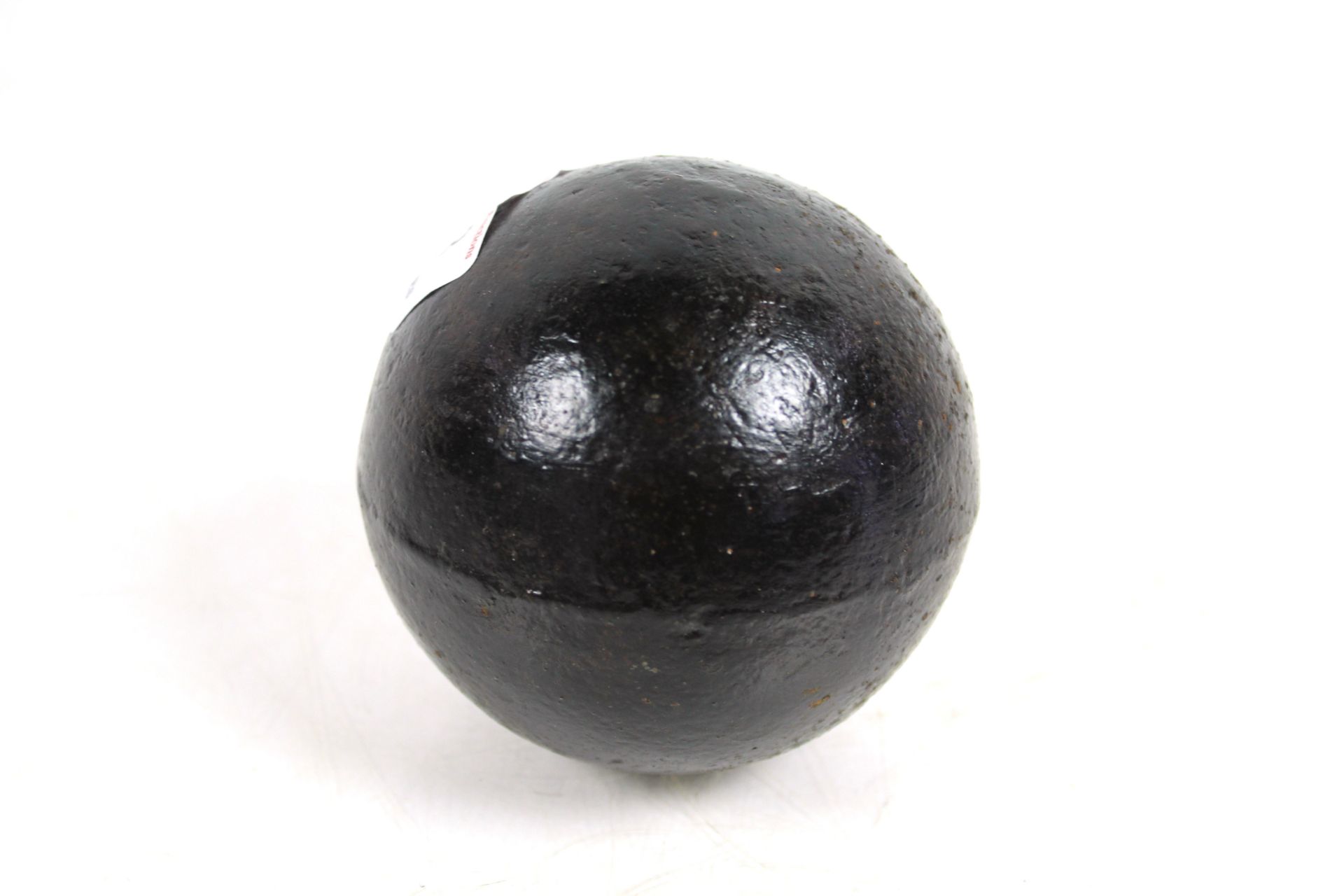 A cast iron cannon ball - Image 3 of 4