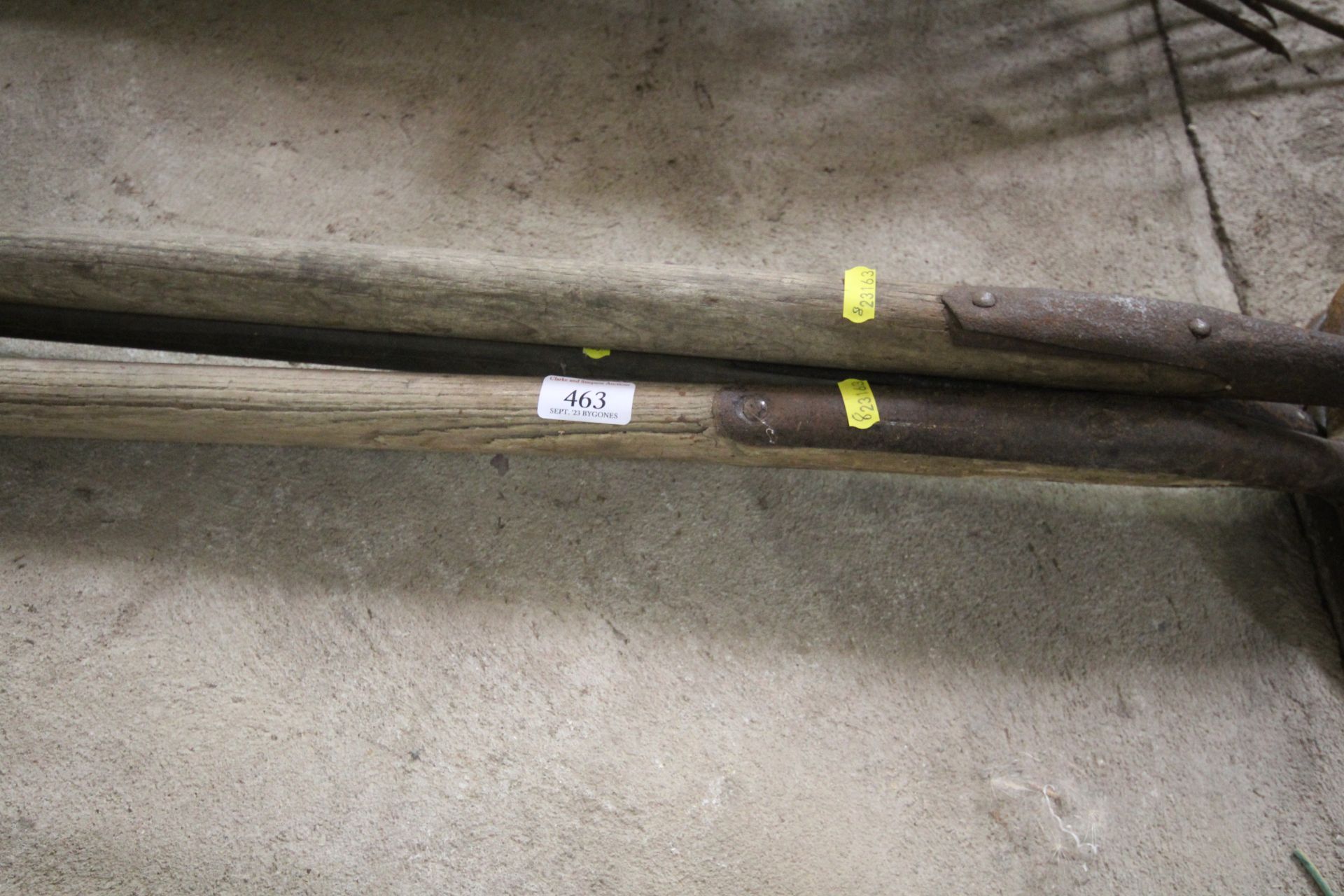 Three early various size mucking out forks with D shaped handles and wooden grips - Image 3 of 4