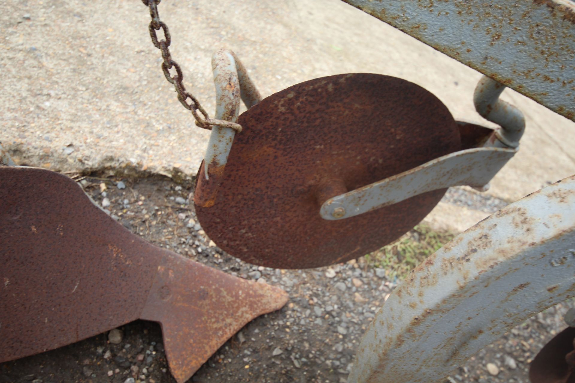 Ferguson 2 furrow plough. With discs and skimmers. No badge. - Image 13 of 20