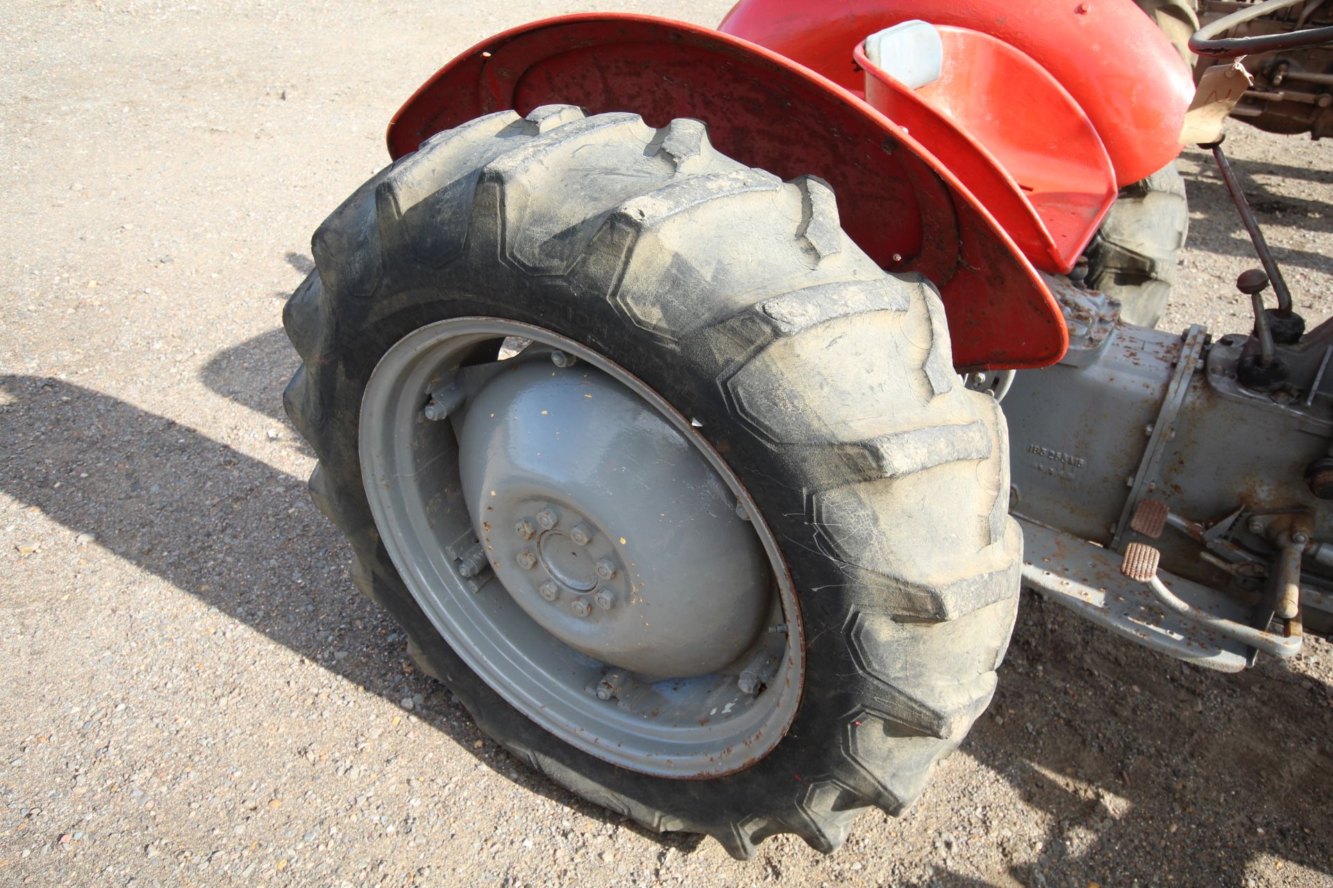 Massey Ferguson MF35 3-cylinder diesel 2WD tractor. Serial number SNM228035. Built Wednesday 22 - Image 17 of 61