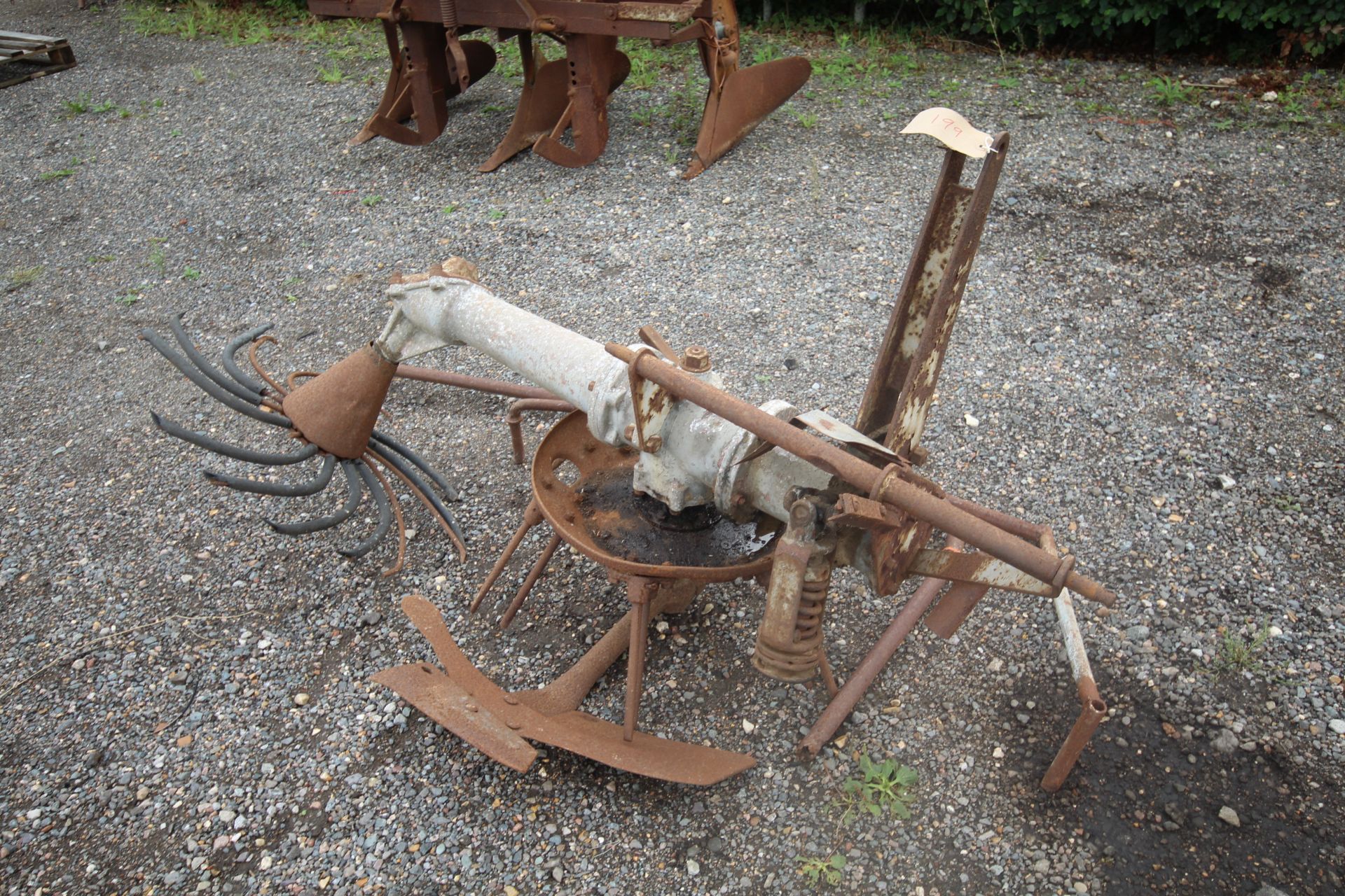 Ferguson Potato Spinner. Model D-HE-20. No badge.