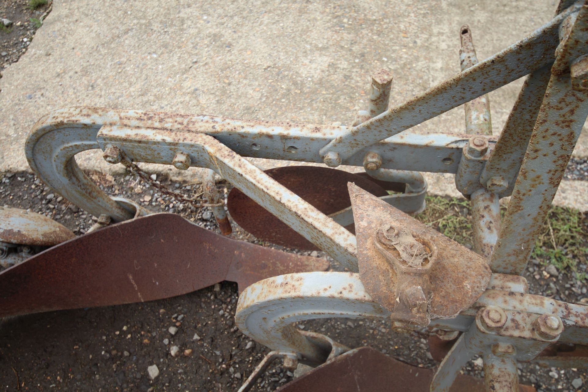 Ferguson 2 furrow plough. With discs and skimmers. No badge. - Image 9 of 20