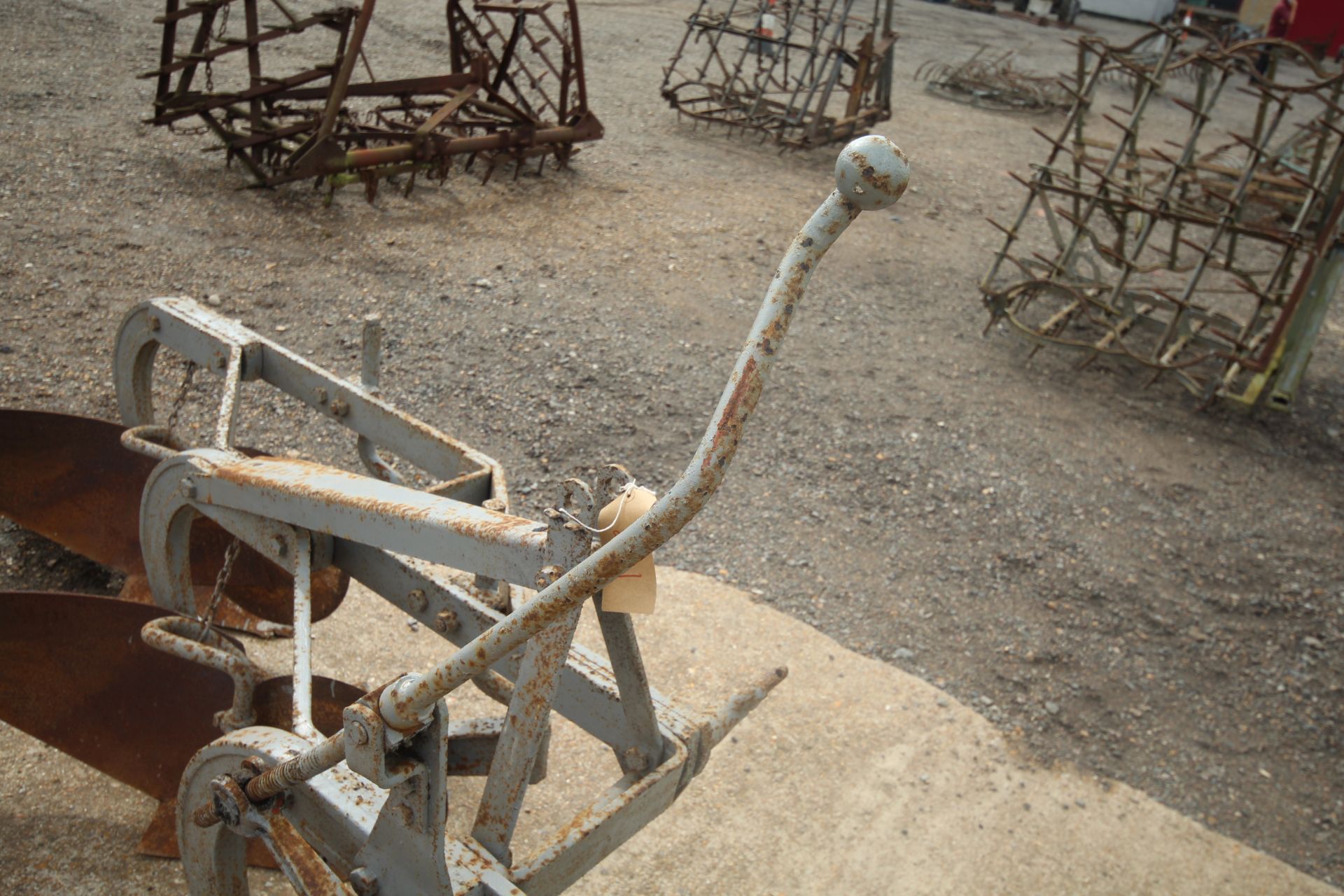 Massey Ferguson 3 furrow semi-digger plough. With discs and skimmers. Model 793. Serial number - Image 5 of 25