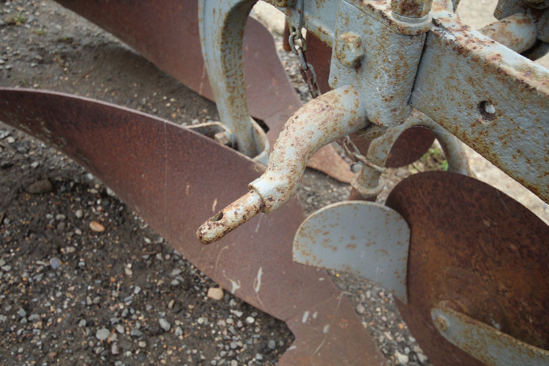 Ferguson 2 furrow plough. With discs and skimmers. No badge. - Image 7 of 20
