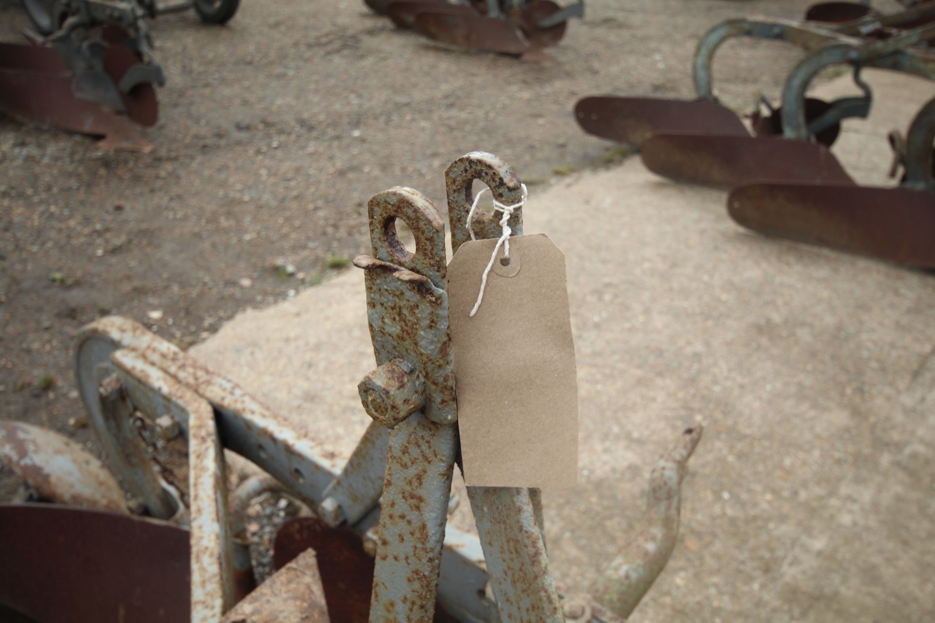 Ferguson 2 furrow plough. With discs and skimmers. No badge. - Image 5 of 20