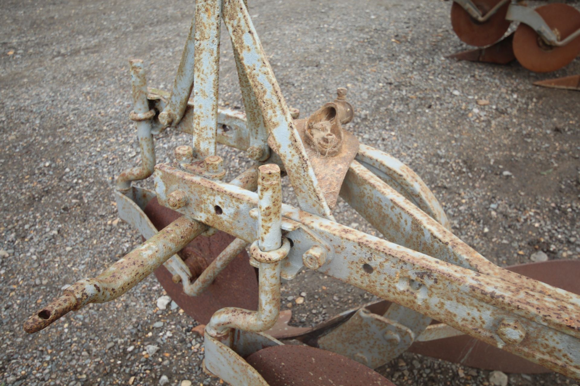 Ferguson 2 furrow plough. With discs and skimmers. No badge. - Image 18 of 20