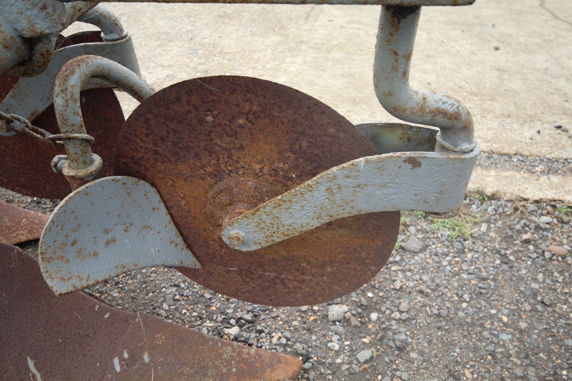 Ferguson 2 furrow plough. With discs and skimmers. No badge. - Image 10 of 20