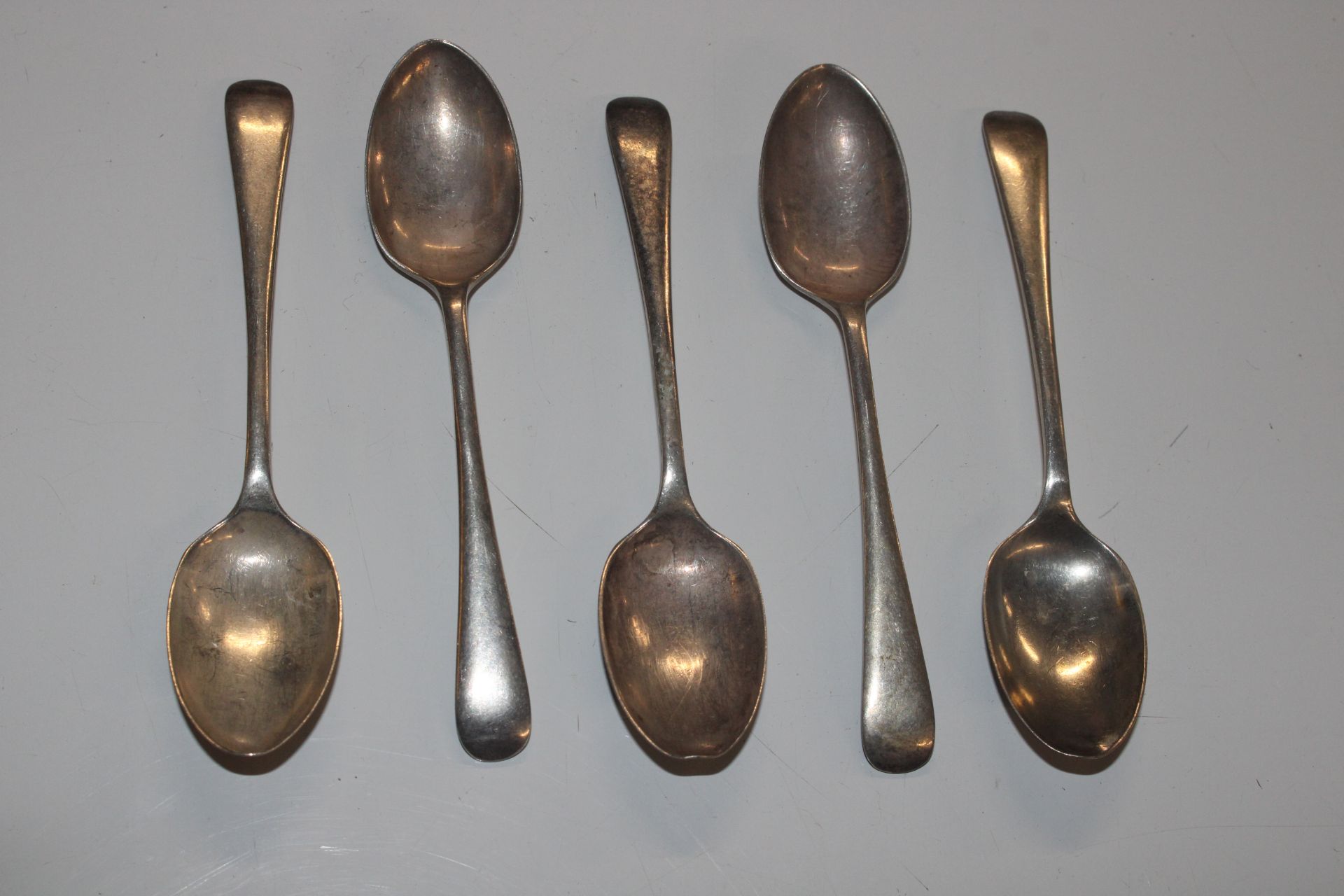 A bag of silver cutlery, mainly teaspoons and suga - Image 2 of 27