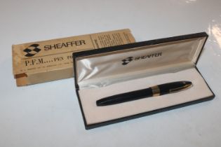 A cased Shaffer fountain pen with 14ct gold nib