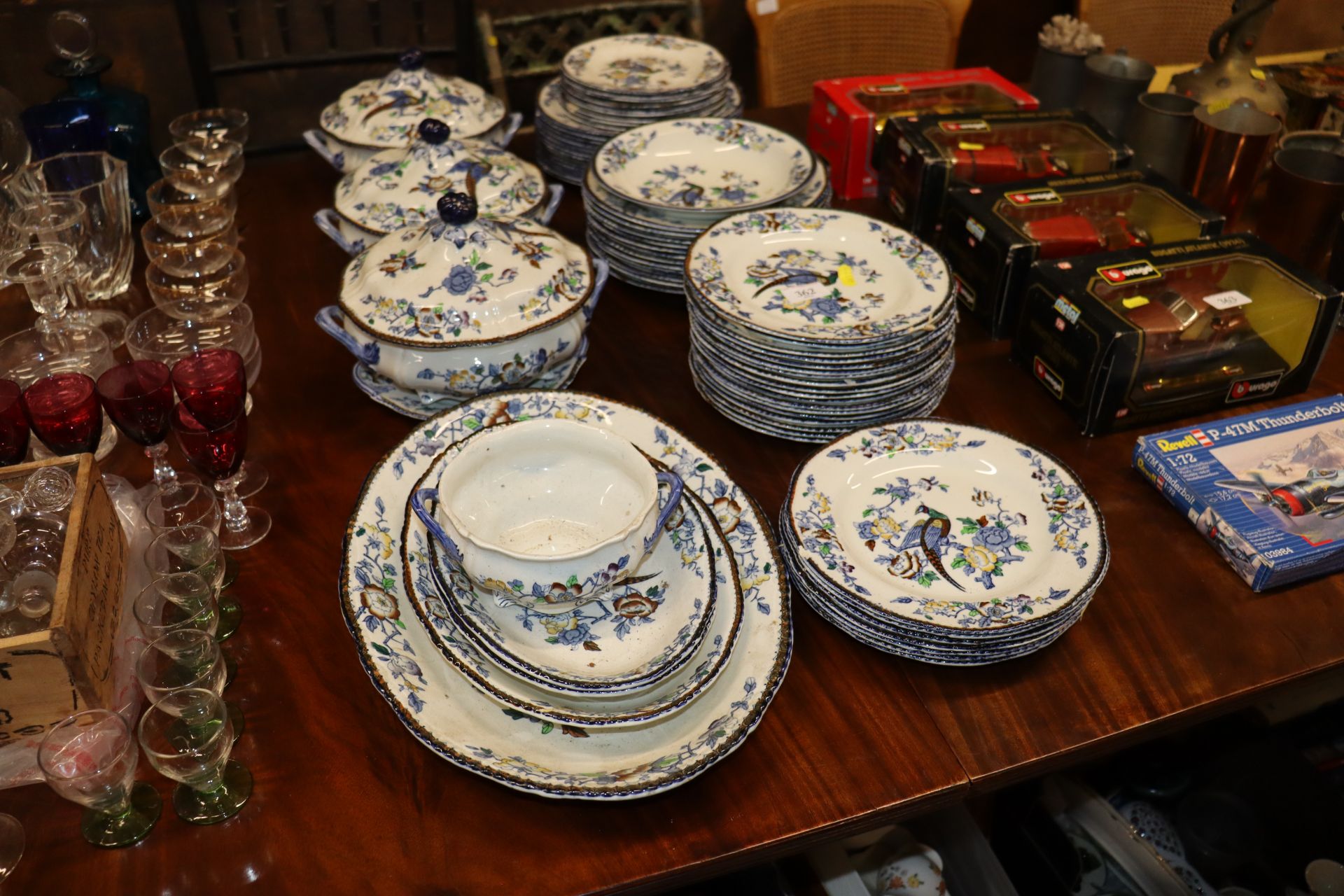 A quantity of Woods ware "Mayfair" pattern dinnerw
