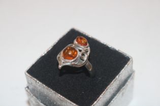 A 925 silver and amber set ring, ring size P/Q