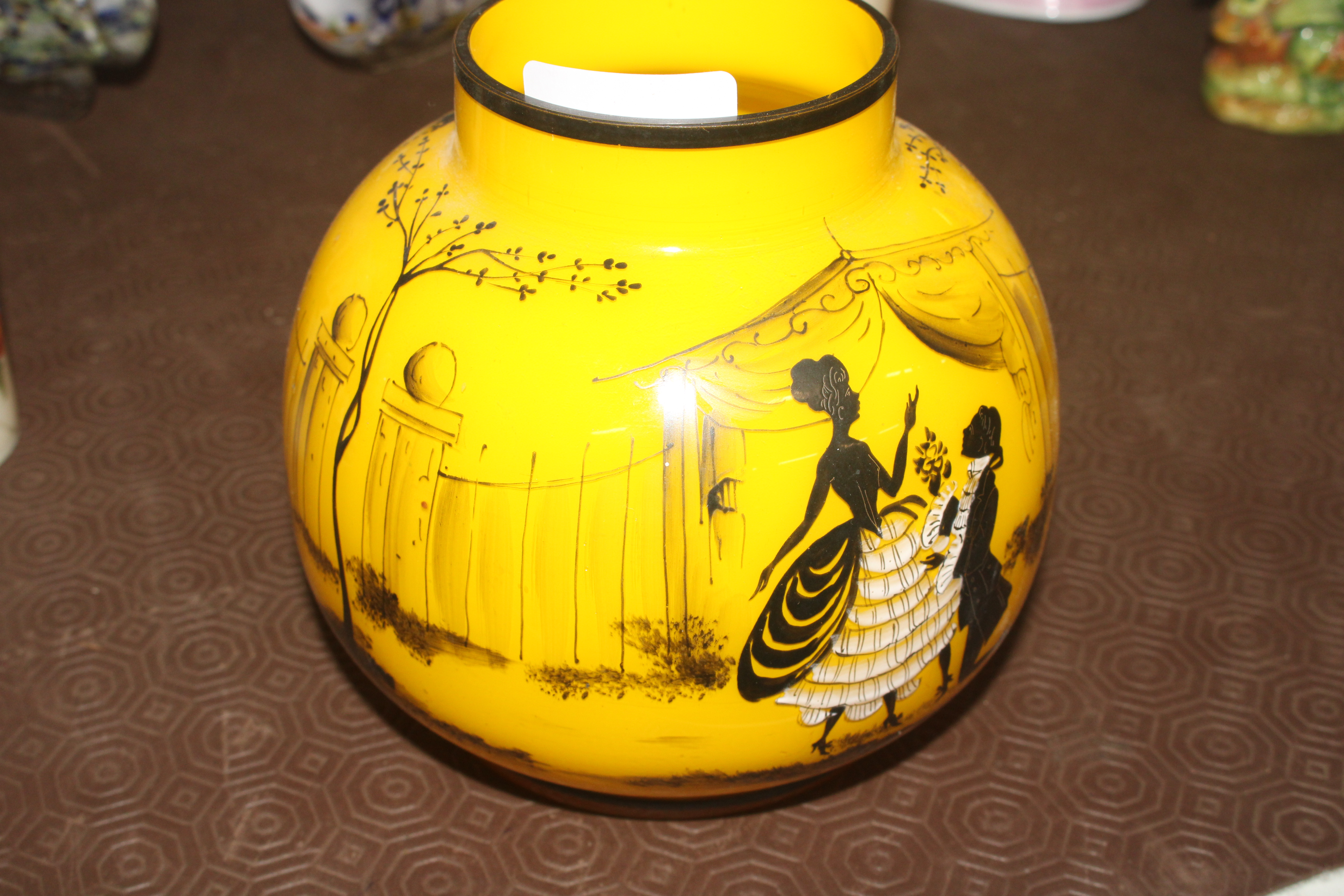 A glass vase decorated with courting couple on yel - Image 3 of 4