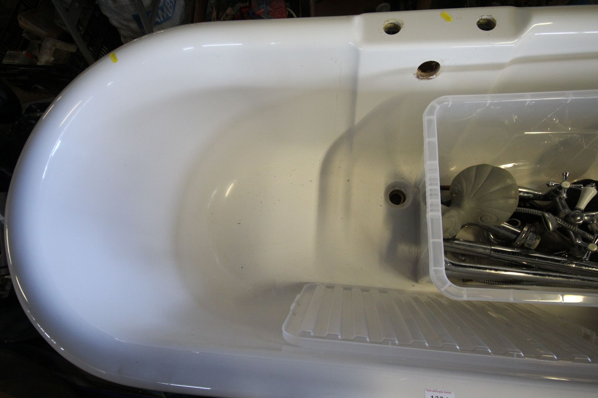 A roll top bath raised on ornate feet (removed) to - Image 2 of 3