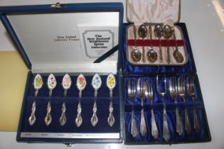 A cased set of six silver plated teaspoons; a case