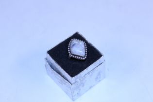 A 925 silver ring set with stone