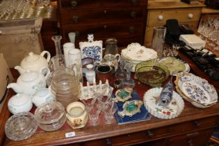 A quantity of various glassware and china to inclu