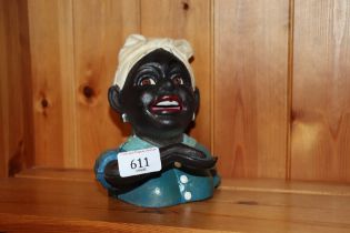 A novelty cast iron money box (68)