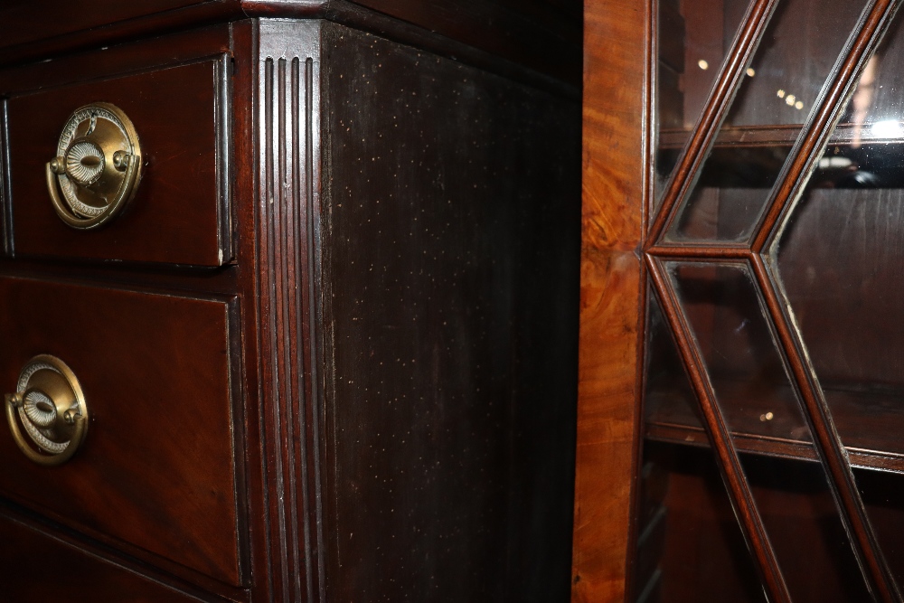 A Georgian mahogany tall boy chest, the upper section fitted three short and three long drawers - Bild 8 aus 21