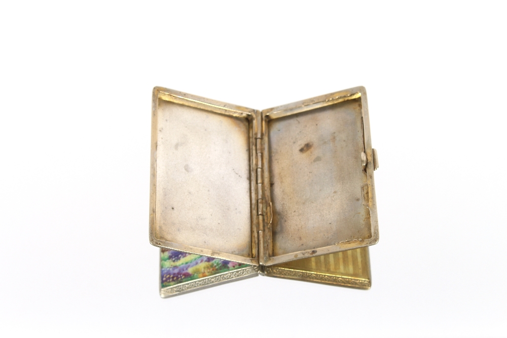 A gold plated and enamel cigarette case, decorated with a bluebell wood, 8.5cm x 6cm - Bild 4 aus 5