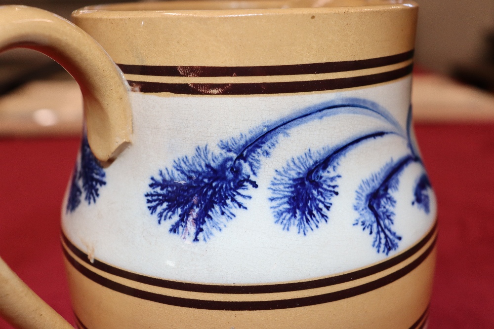 A mocha ware jug, 20cm high - Image 5 of 9