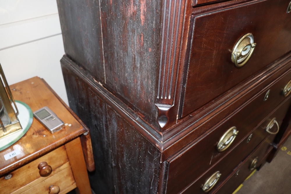 A Georgian mahogany tall boy chest, the upper section fitted three short and three long drawers - Bild 12 aus 21