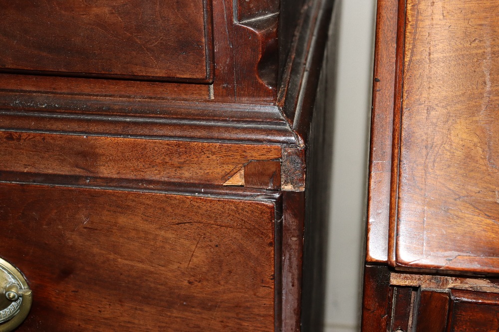 A Georgian mahogany tall boy chest, the upper section fitted three short and three long drawers - Bild 15 aus 21