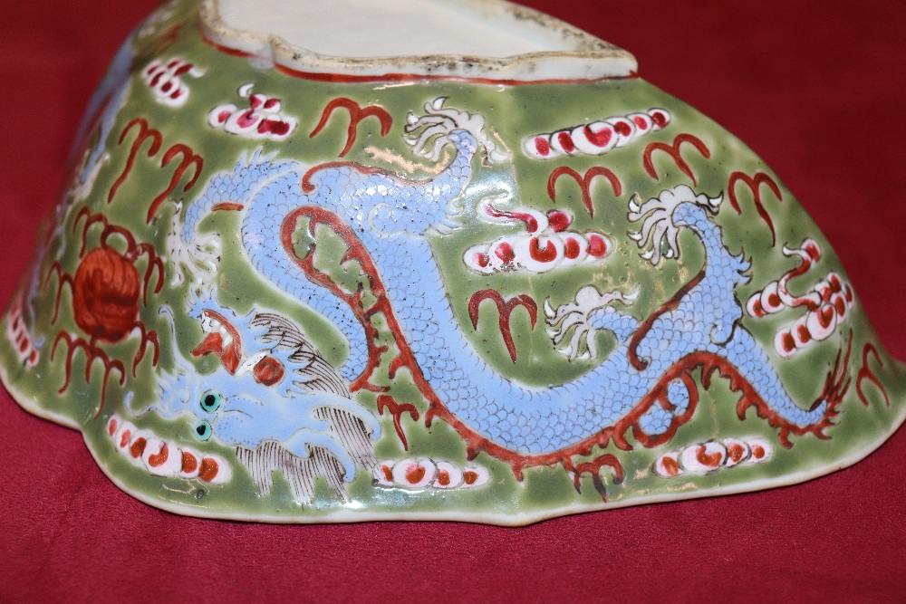 An unusual 19th Century Chinese porcelain bat shaped bowl, painted with five clawed dragons, flaming - Image 7 of 16
