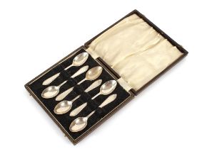 A cased set of six silver teaspoons, Birmingham 1936