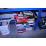 A quantity of various board games, jigsaw puzzles