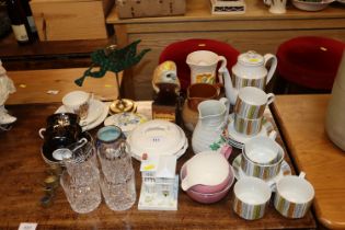 A collection of various china and glassware to inc